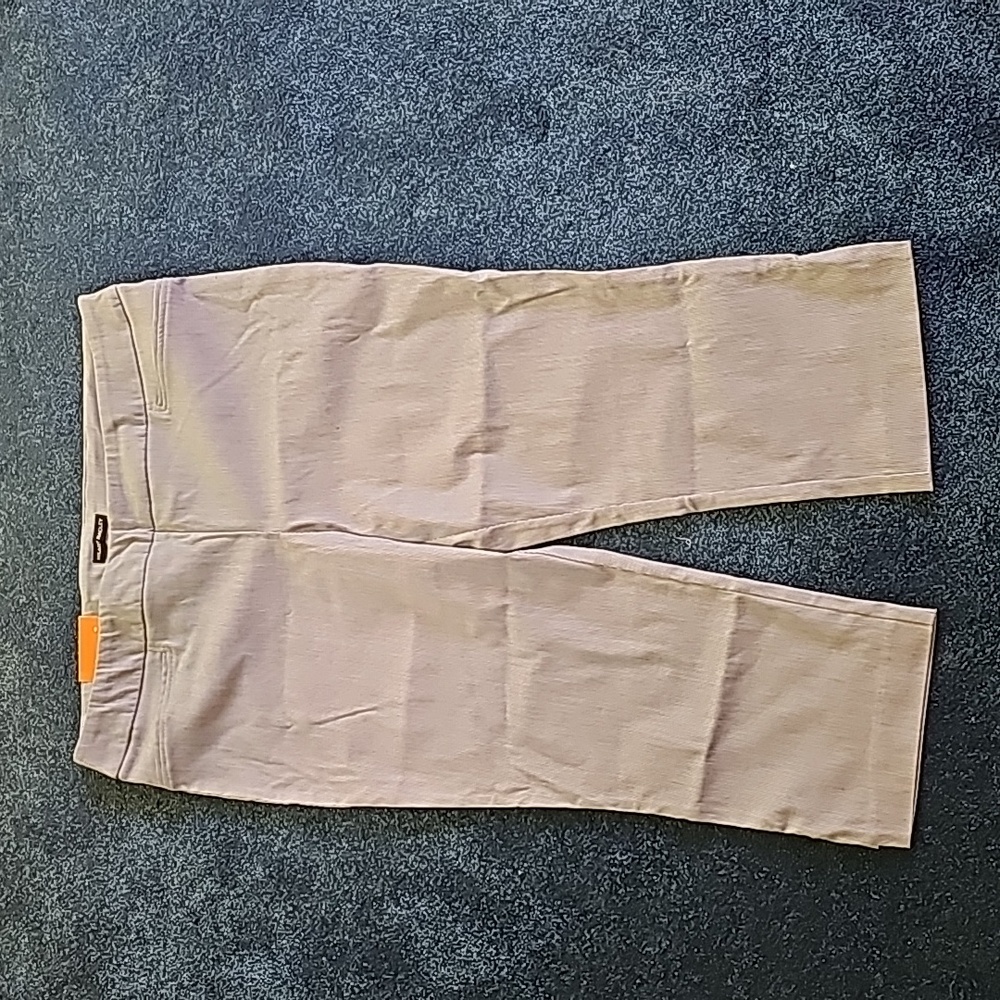 NWT Summer Capri Crop Pants